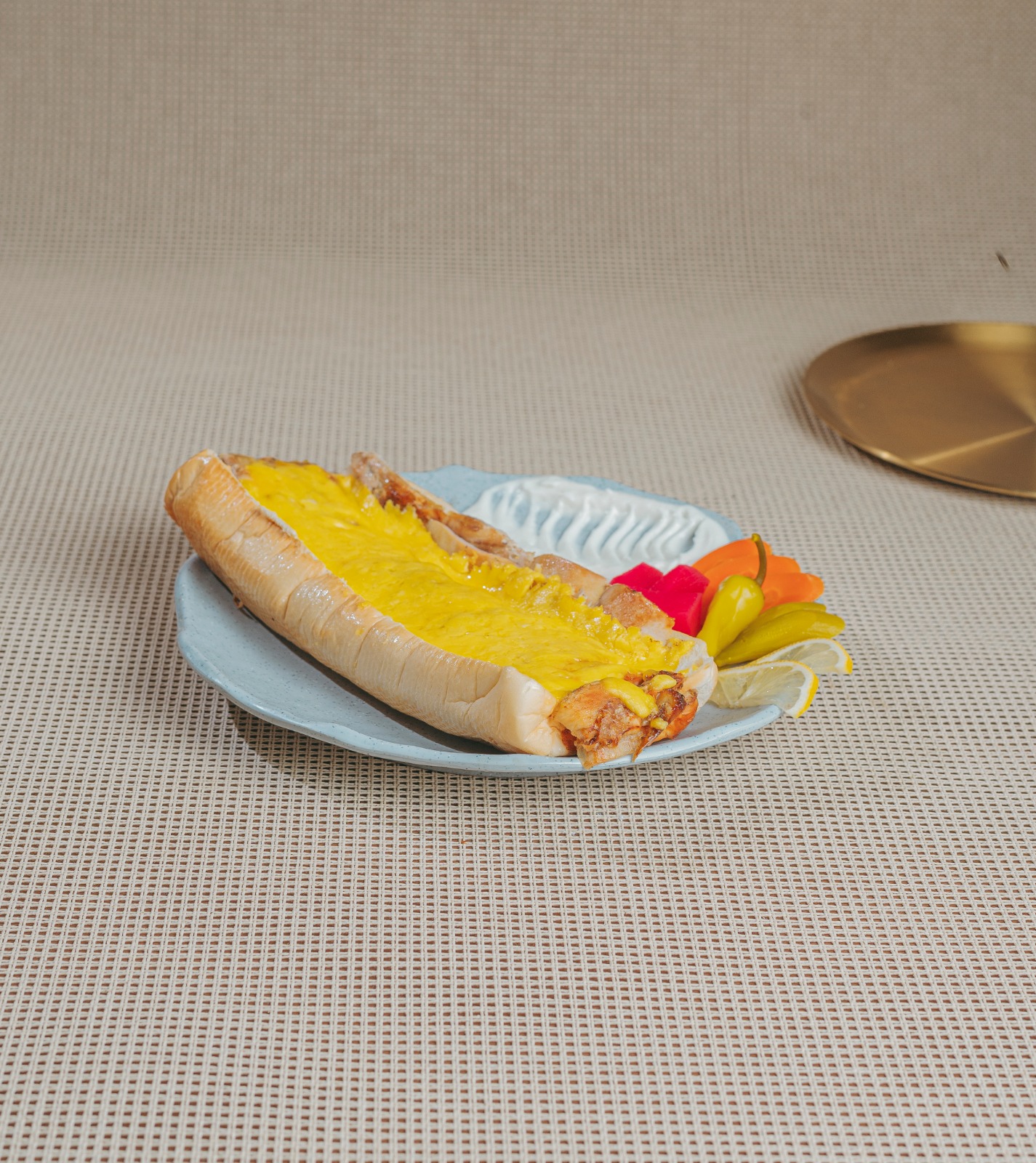 ساندوتش شاورما فراخ موتزاريلا